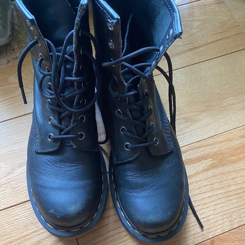 Doc Martens 1460 WOMEN'S